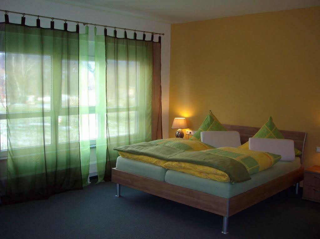 Park-Hotel Leimen Экстерьер фото